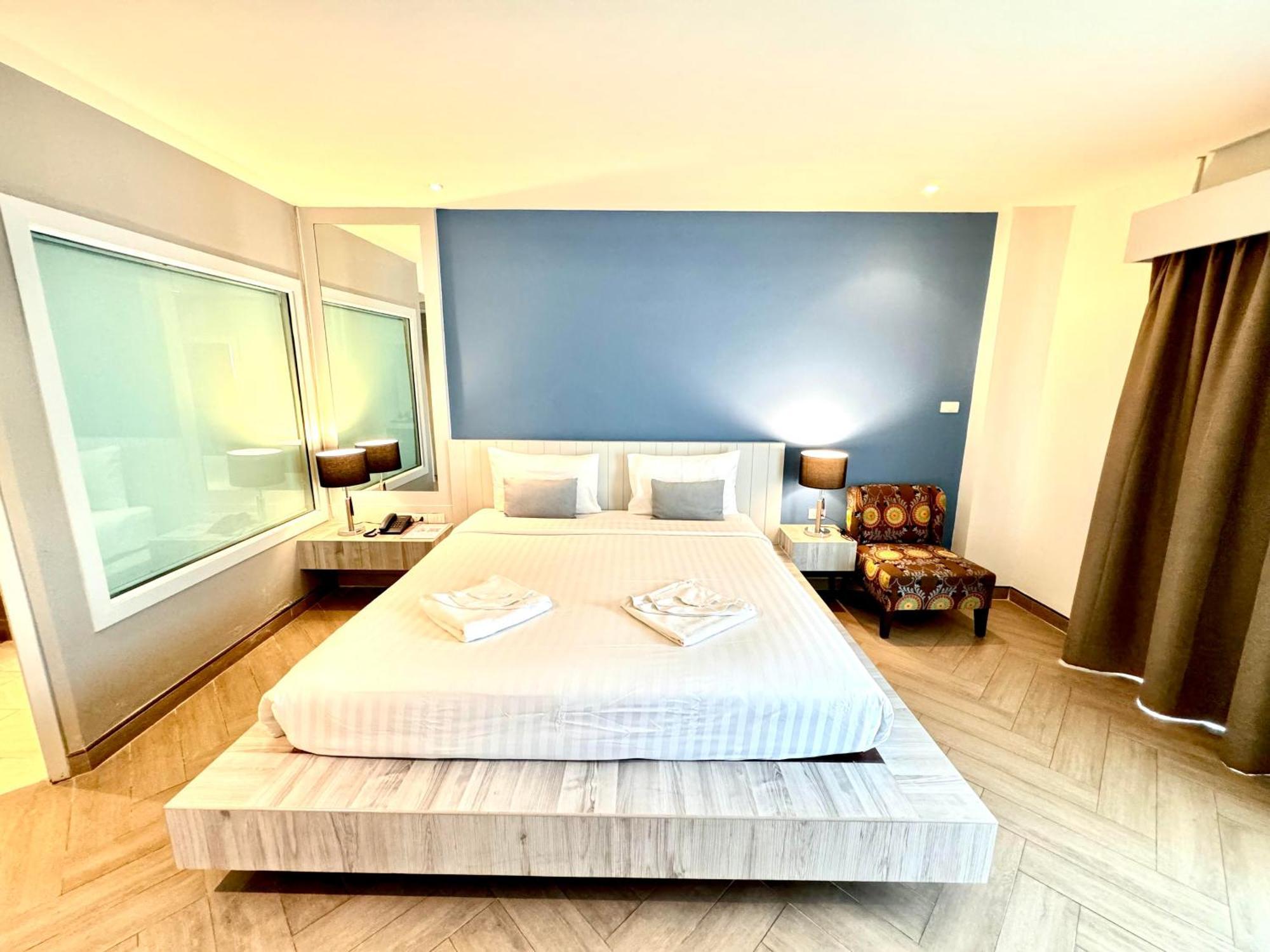 De Coze Hotel Patong Exteriör bild