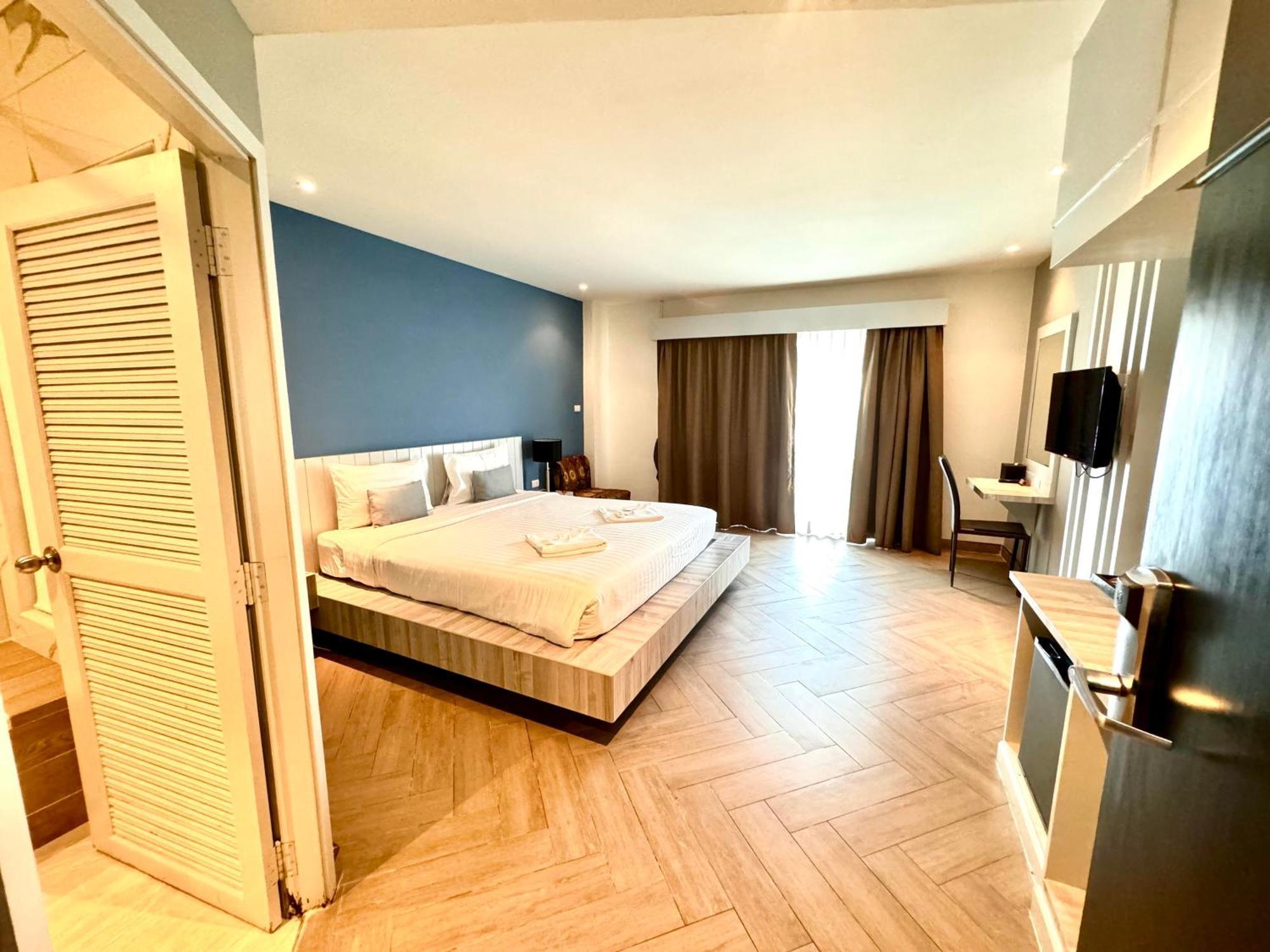 De Coze Hotel Patong Exteriör bild