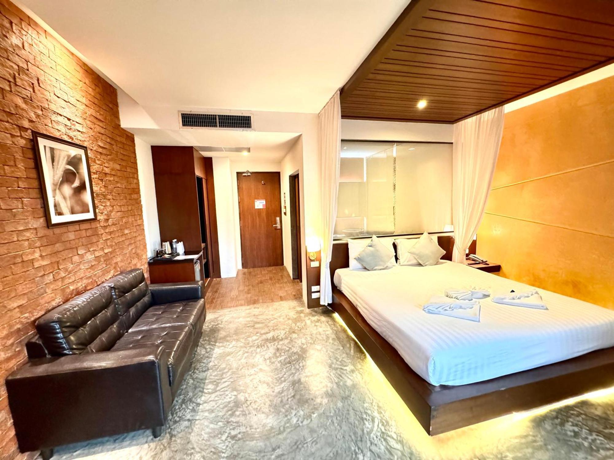De Coze Hotel Patong Exteriör bild