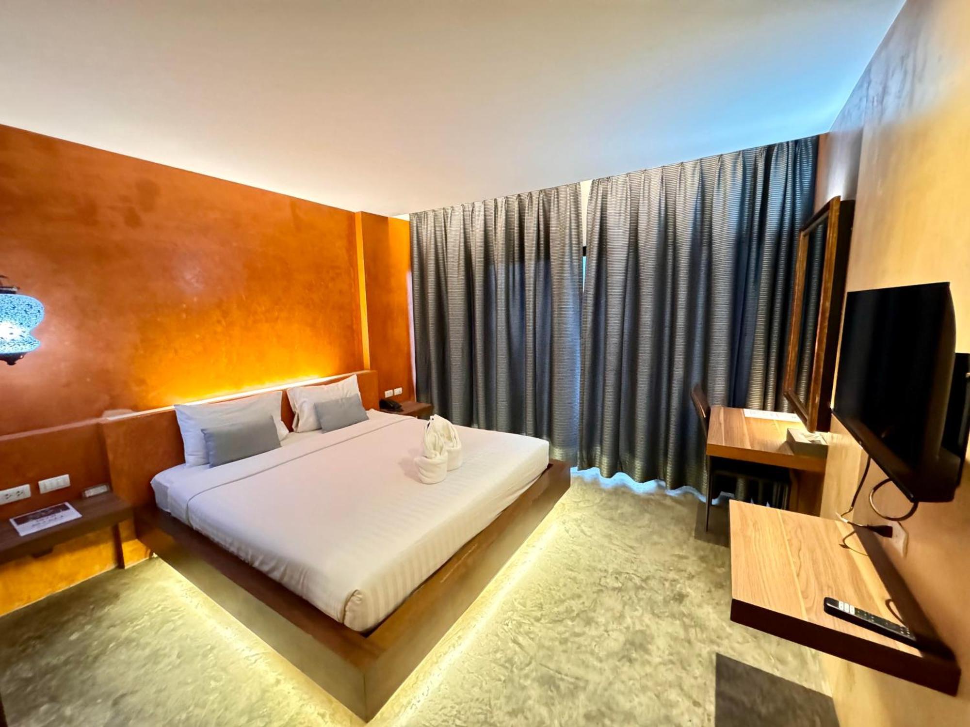 De Coze Hotel Patong Exteriör bild