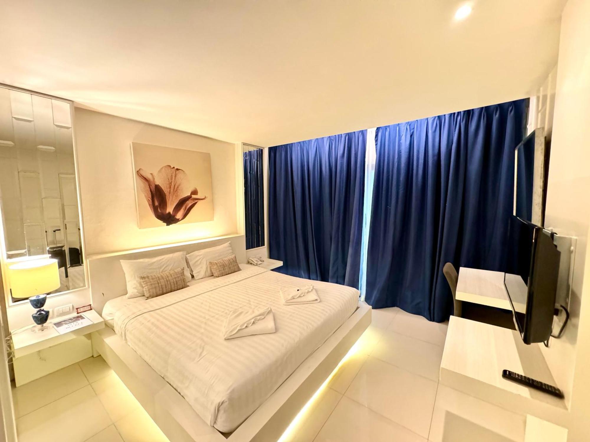 De Coze Hotel Patong Exteriör bild