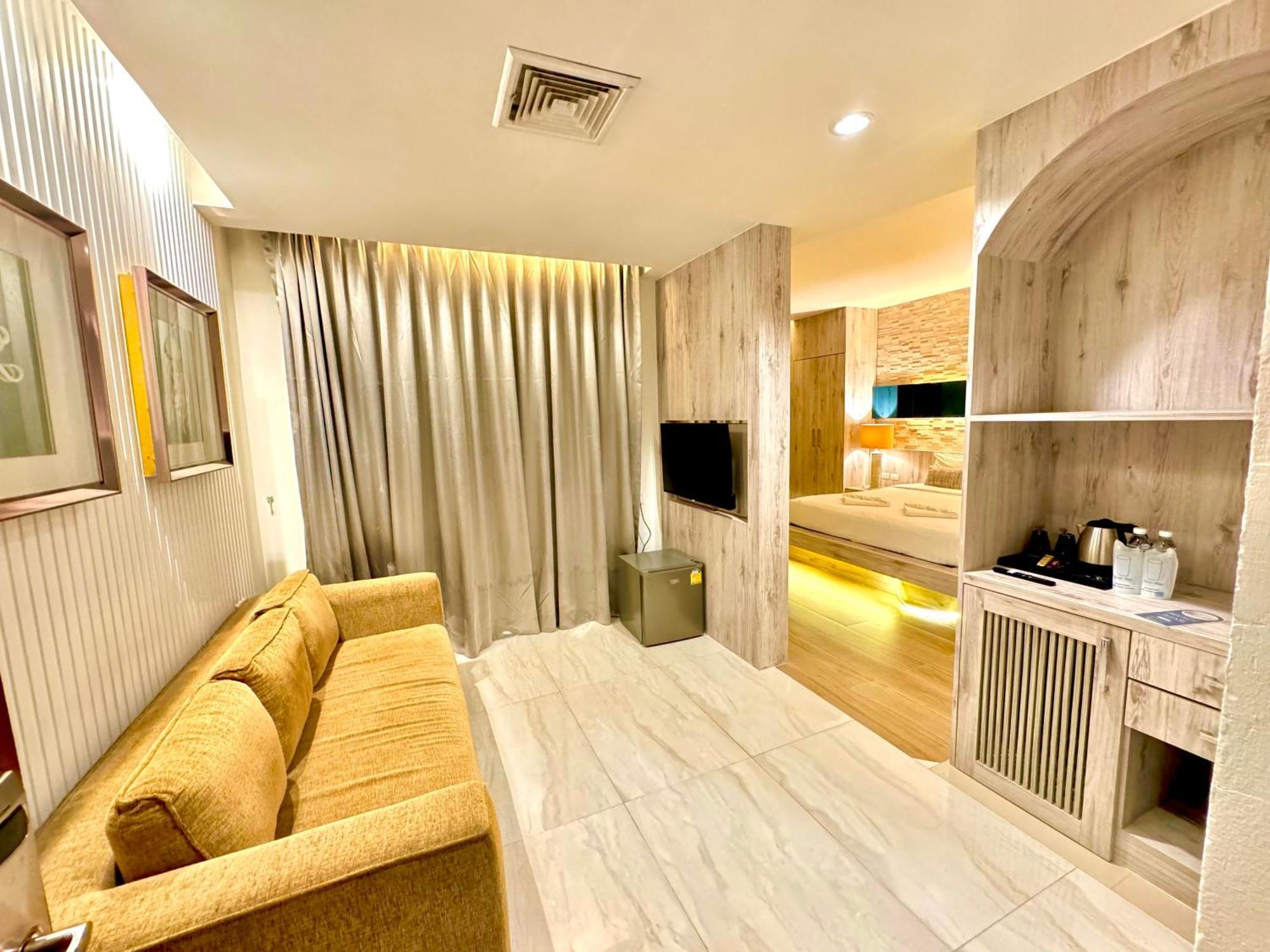 De Coze Hotel Patong Exteriör bild