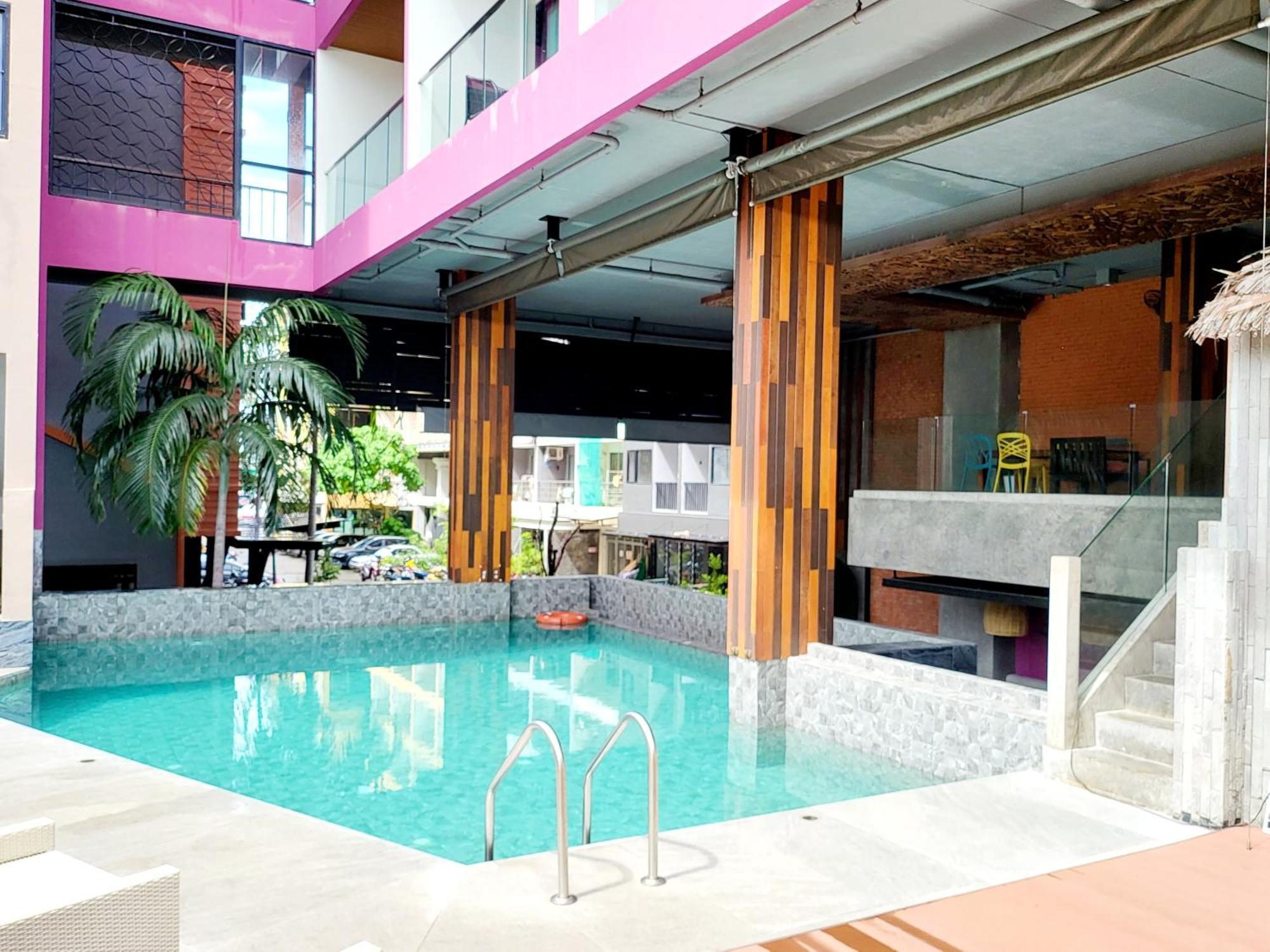 De Coze Hotel Patong Exteriör bild