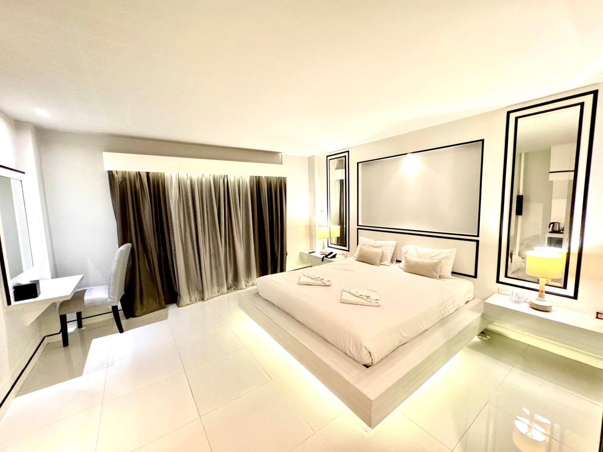 De Coze Hotel Patong Exteriör bild
