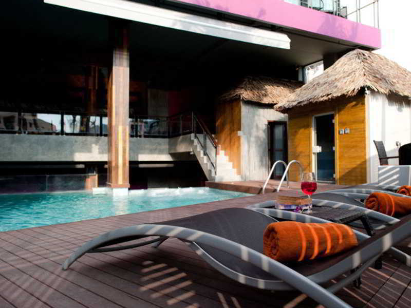 De Coze Hotel Patong Exteriör bild