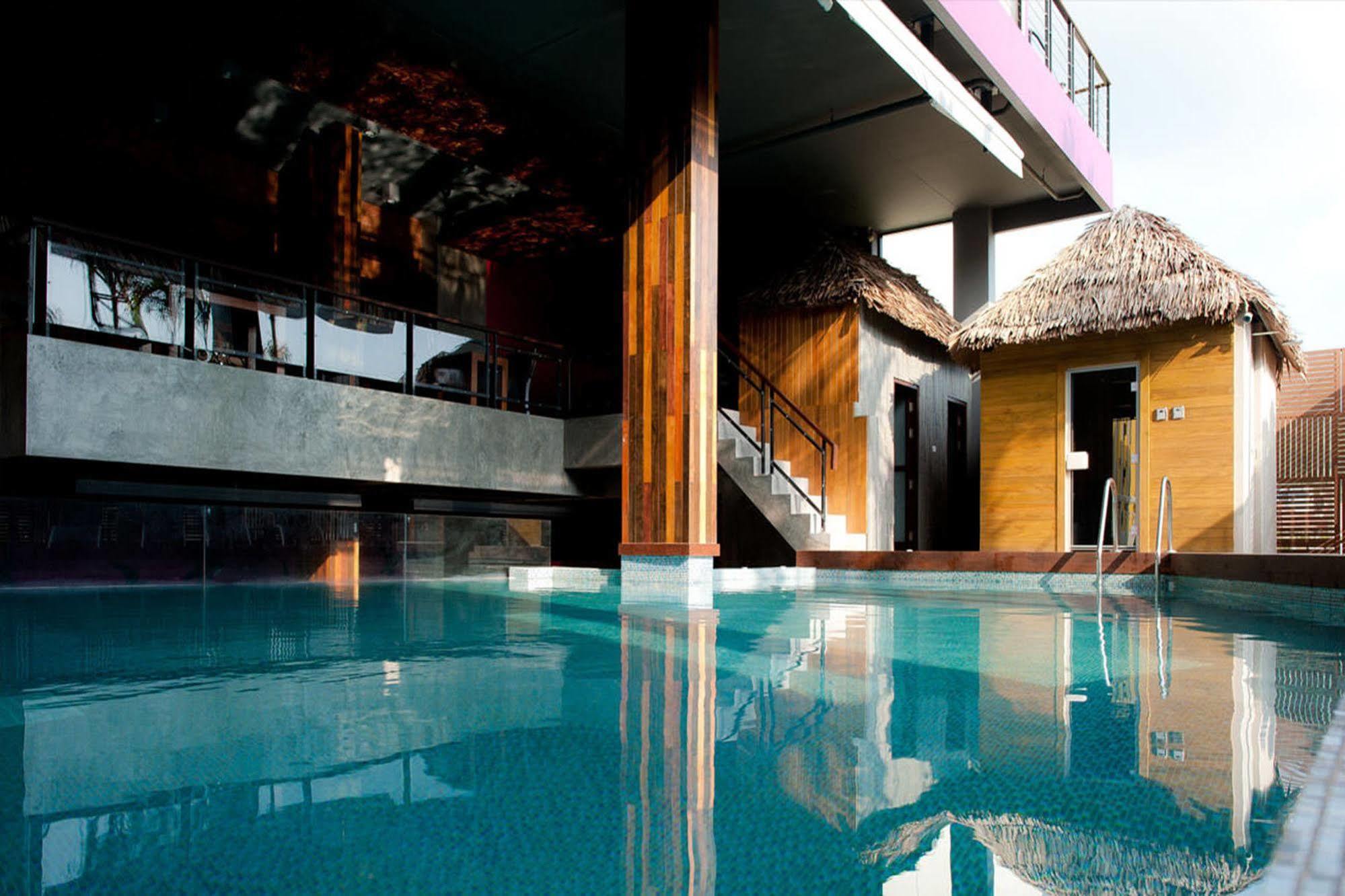 De Coze Hotel Patong Exteriör bild